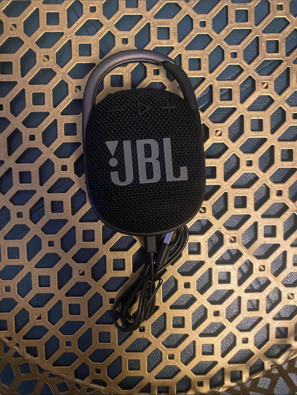 JBL Black Clip-On Portable Speaker with Integrated Carabiner
